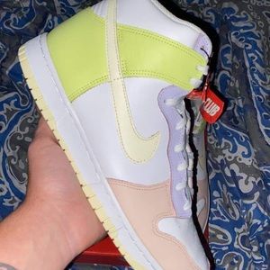 Size 9.5 Women Size 8 Men. Tried on OG ALL.